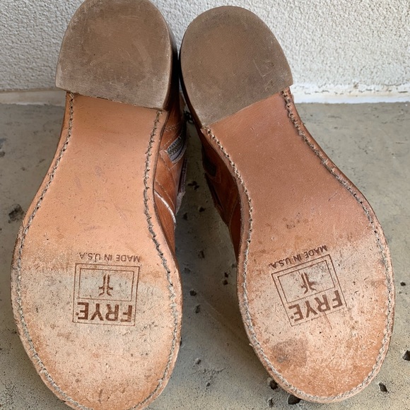 Frye ‘Sabrina Double Buckle’ Ankle Boot - Saddle - Picture 8 of 8